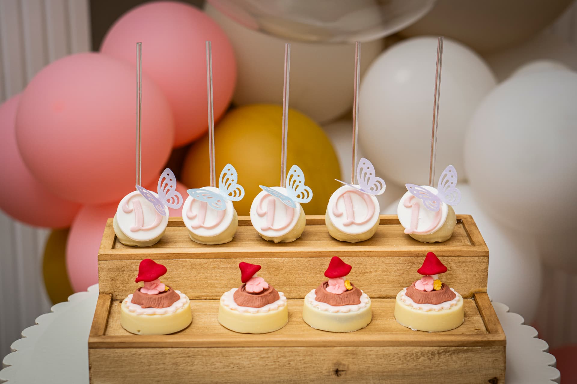 Cake pops decorados con mariposas
