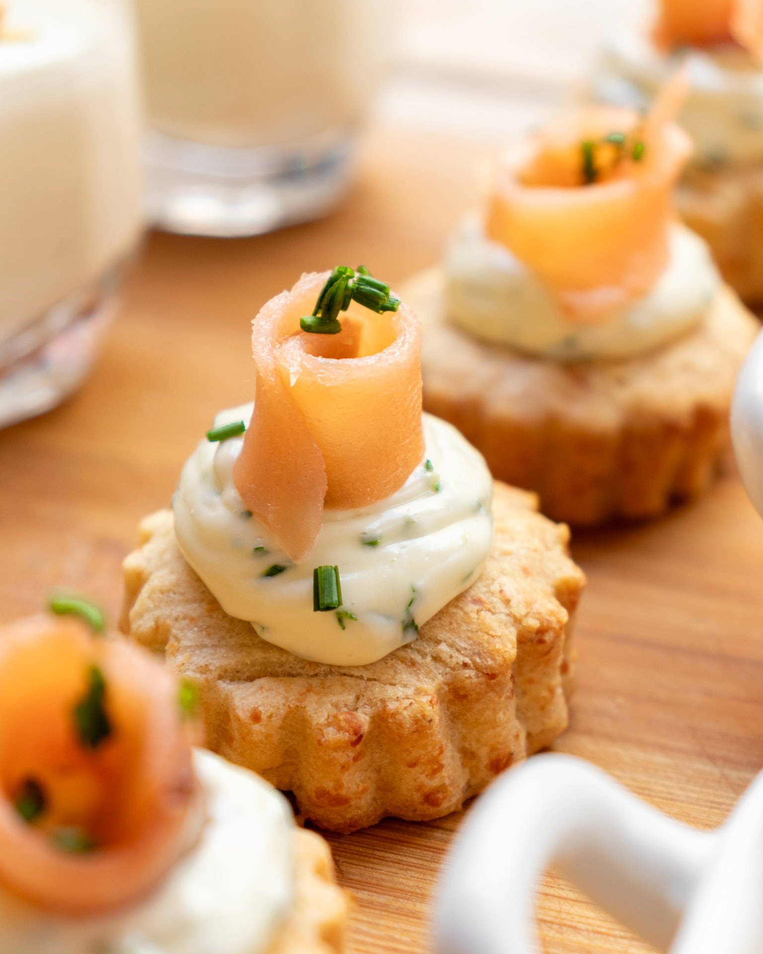 Scon de Queso al Romero con Salmón