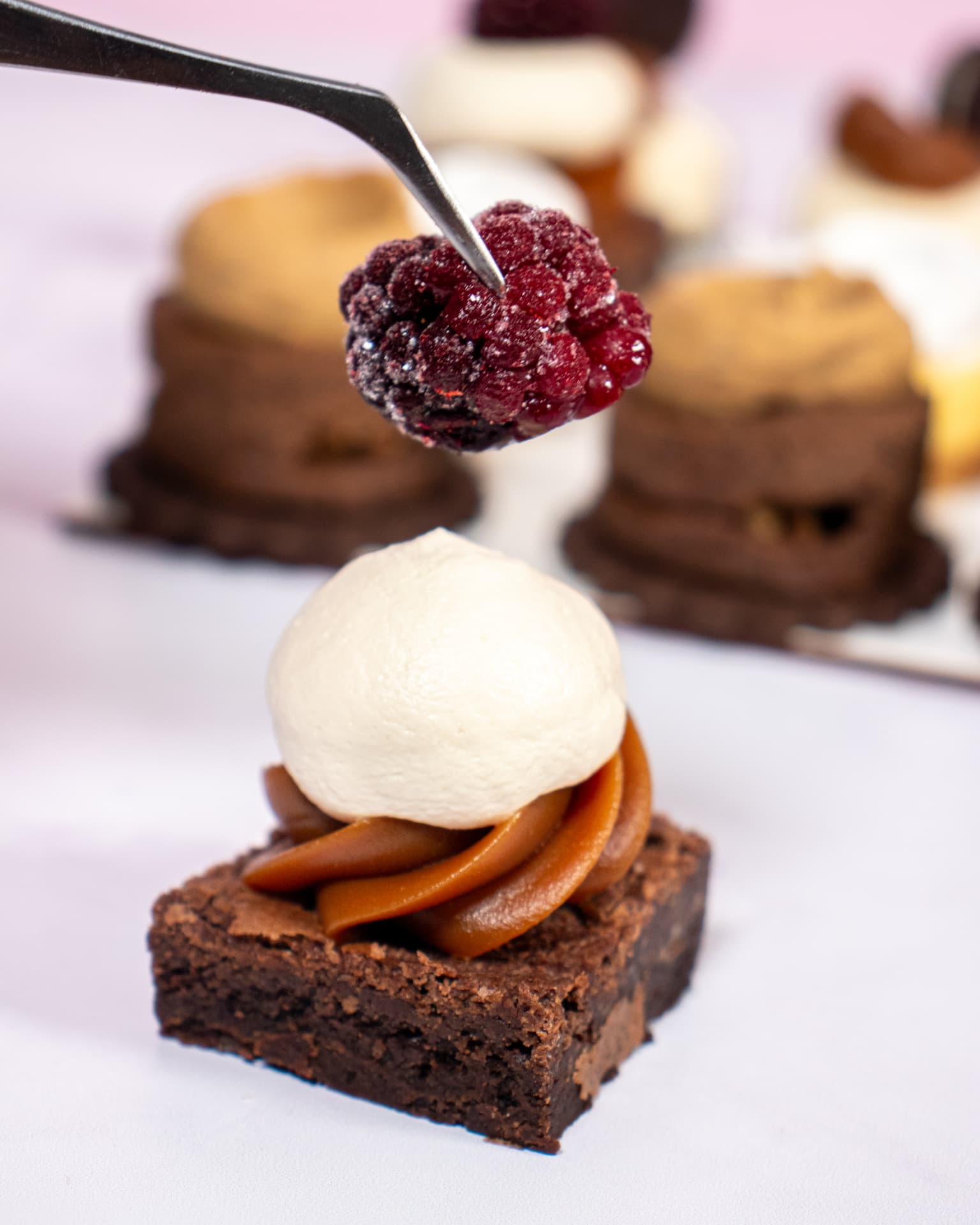 Brownie con Dulce de Leche y Frutos Rojos