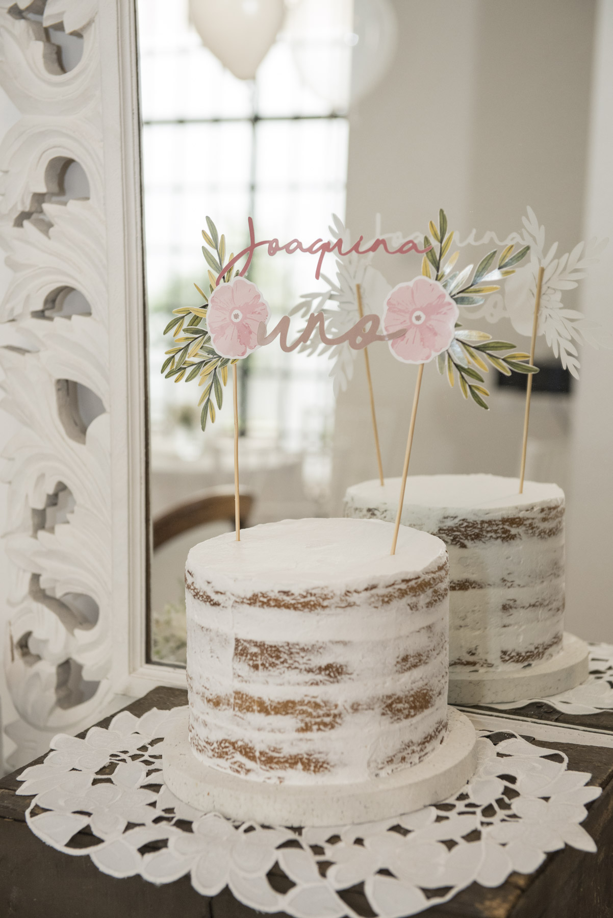 Torta de primer añito con cake topper